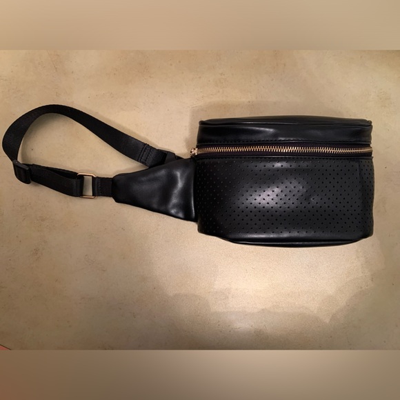 NWOT Urban Expresssions Black Hawthorn Perforated Belt Bag. - Picture 8 of 13